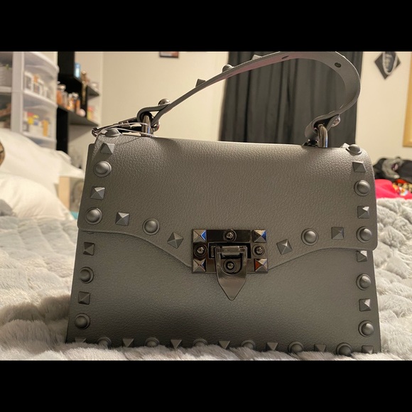 Beautiful handbag brand new with tags. - Picture 2 of 4